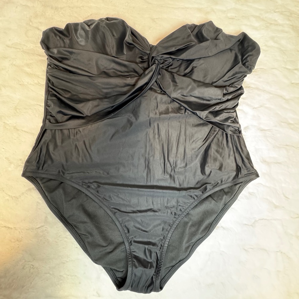 J.Crew Re-Imagined Ruched Twist Front Underwire One Piece Swimsuit Black Size 22